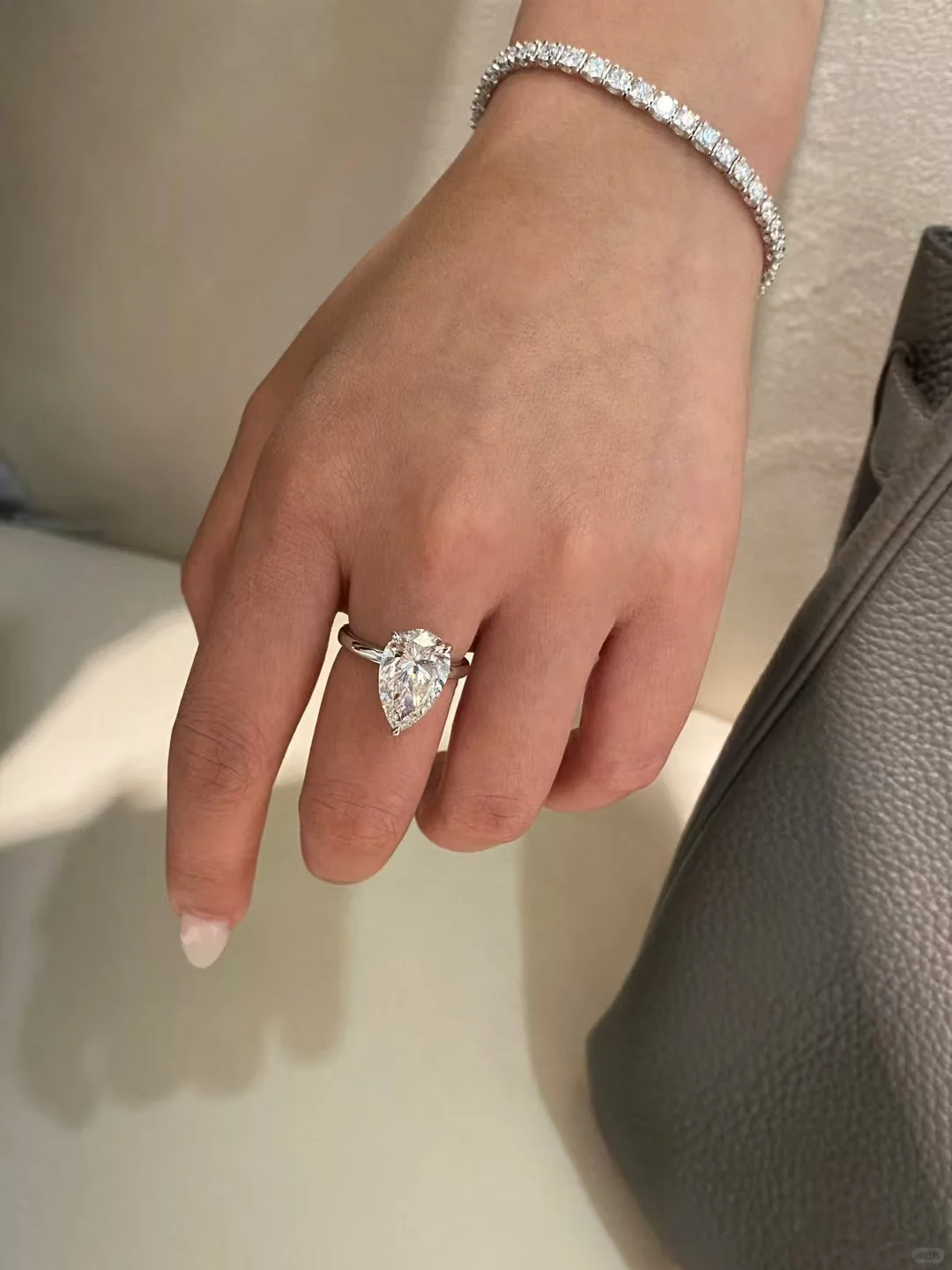 AEAW 14k White Gold Pear Cut 1 - Body Jewelry Vch recensione e prezzo