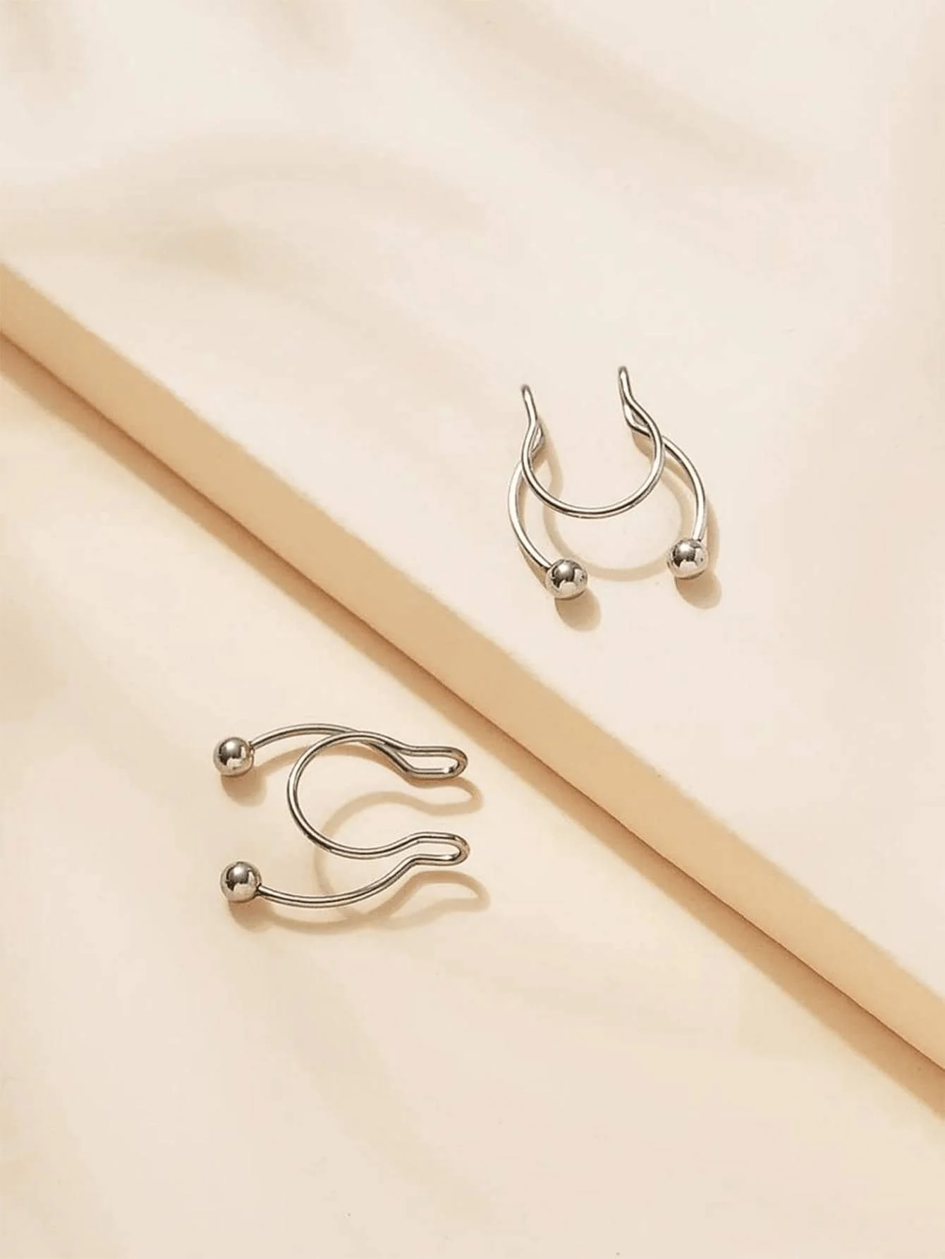 2pcs Stainless Steel Clip-On N - Body Jewelry And Piercing recensione e prezzo