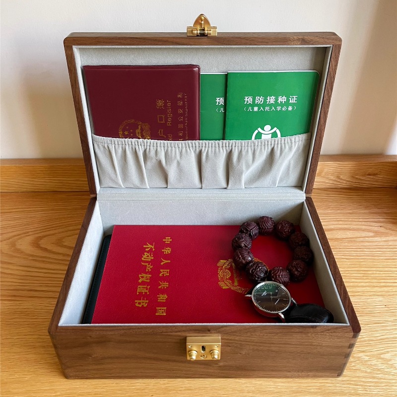 Walnut Wood Jewelry Box with L - Body Jewelry Display Case recensione e prezzo